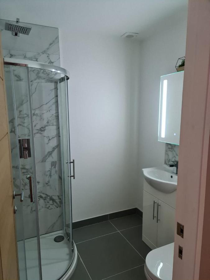 2 Bedroom Central Apartment ลีก ภายนอก รูปภาพ