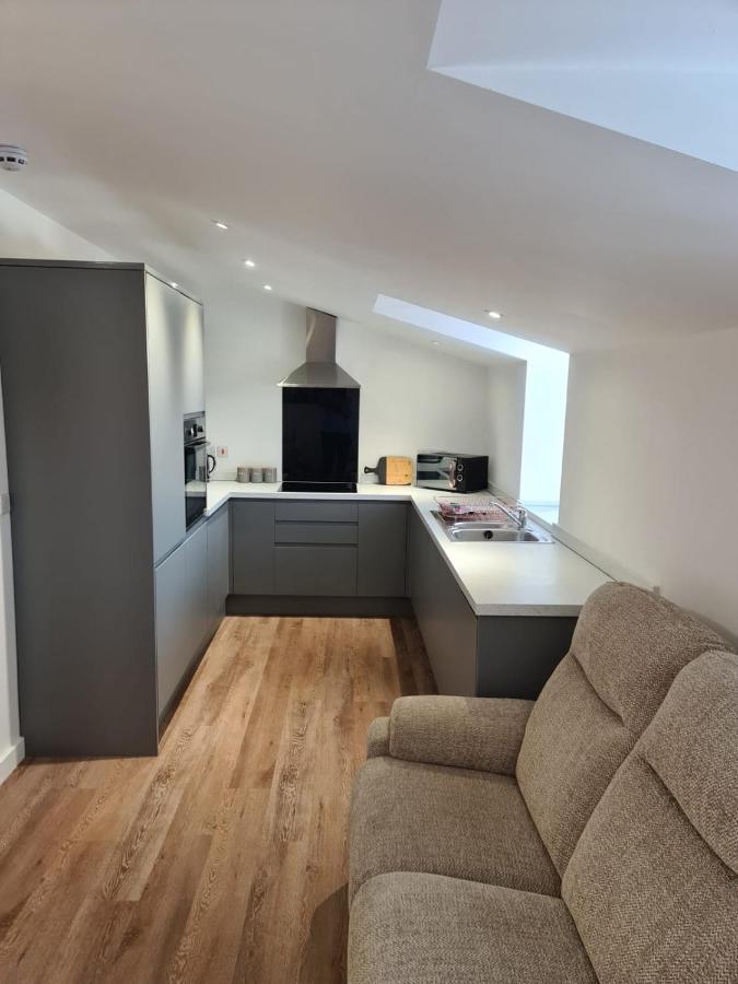 2 Bedroom Central Apartment ลีก ภายนอก รูปภาพ