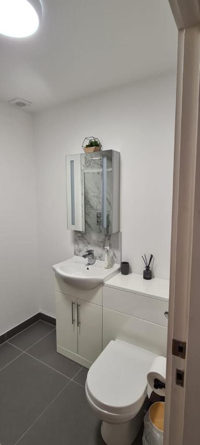 2 Bedroom Central Apartment ลีก ภายนอก รูปภาพ